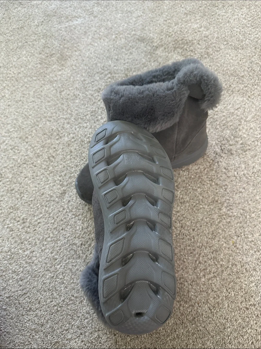Skechers Gen 5 Cozy Women's Short Fur-Lined Ankle Boots - Gray size 6.5 New